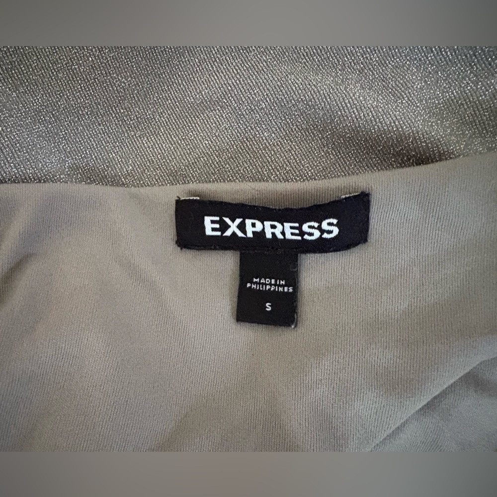 Express Metallic Ruched Banded Bottom Top - Picture 6 of 8